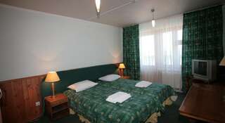 Гостиница Ривьера   Максимиха Двухместный номер с 1 кроватью или 2 отдельными кроватями-1